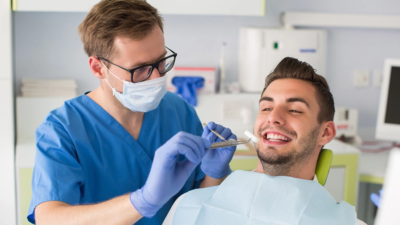 How to Choose the Right Dentist for Your Toothache